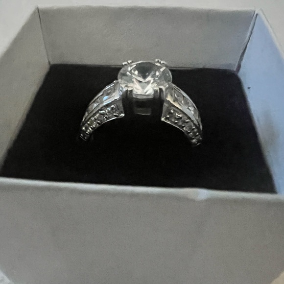 Sale Vintage CZ .925 Sterling Silver Ring Size 5 3/4 - Picture 2 of 6